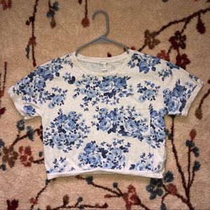 Cropped flower print top with chest pocket